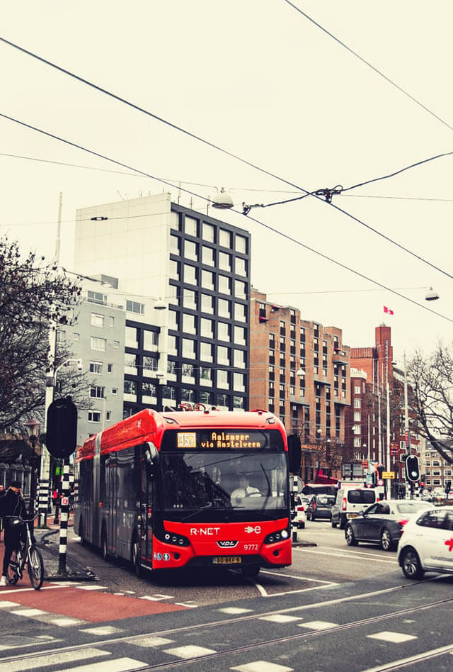 rnet bus in amsterdam