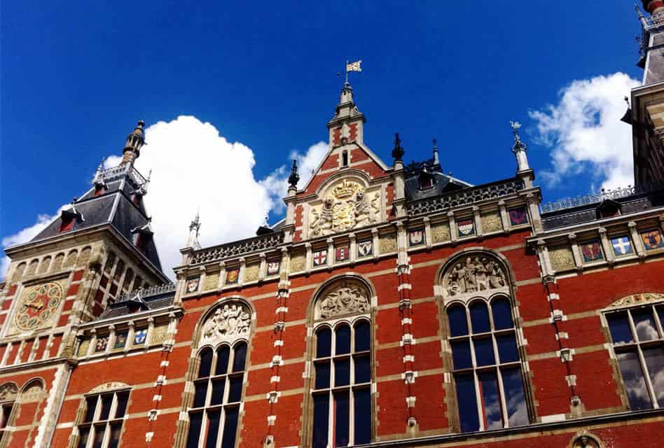 centraal station metro amsterdam