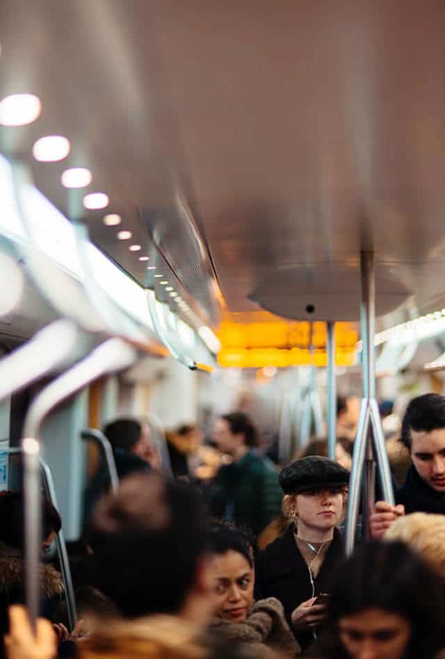 commuters metro amsterdam