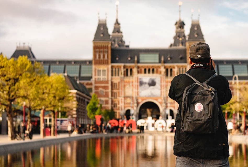 tourists in amsterdam