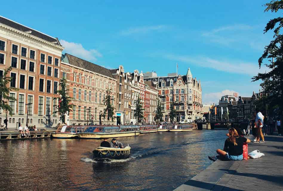amsterdam-canals-relaxing