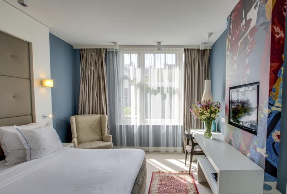 hotels near van gogh museum hotel jl No76