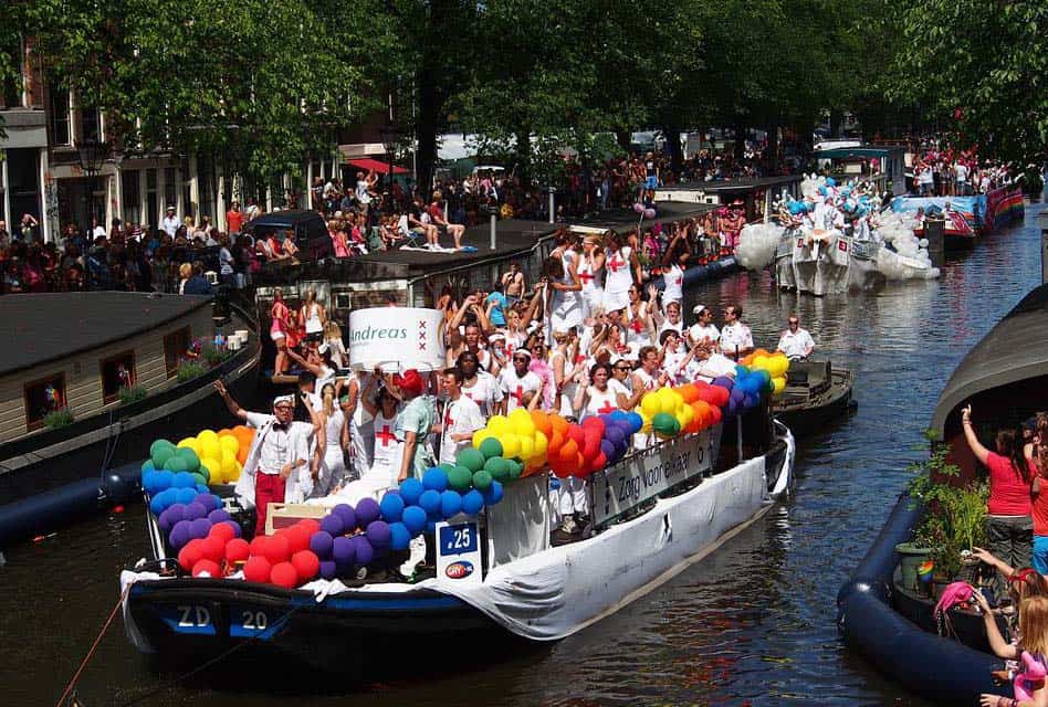 pride amsterdam canal boats