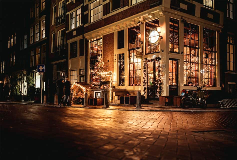 christmas-amsterdam-storefront