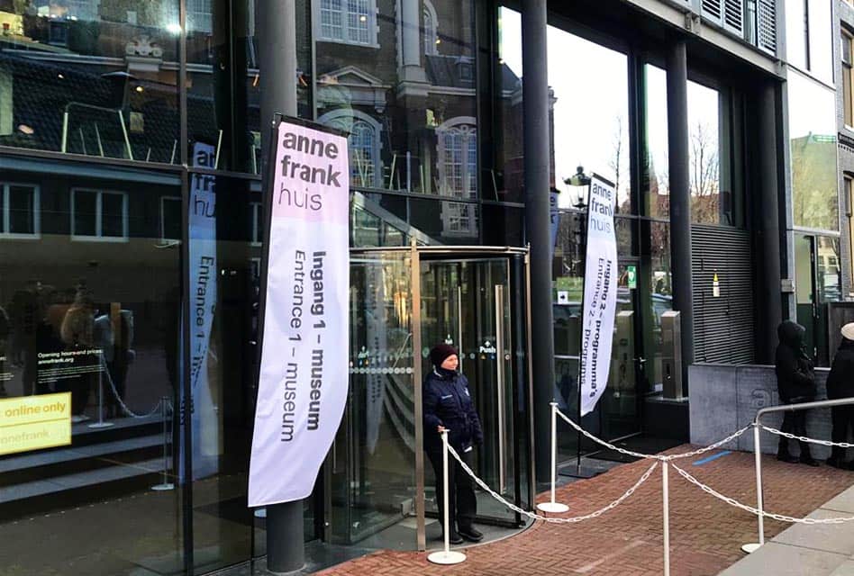 anne-frank-house-entrance-min