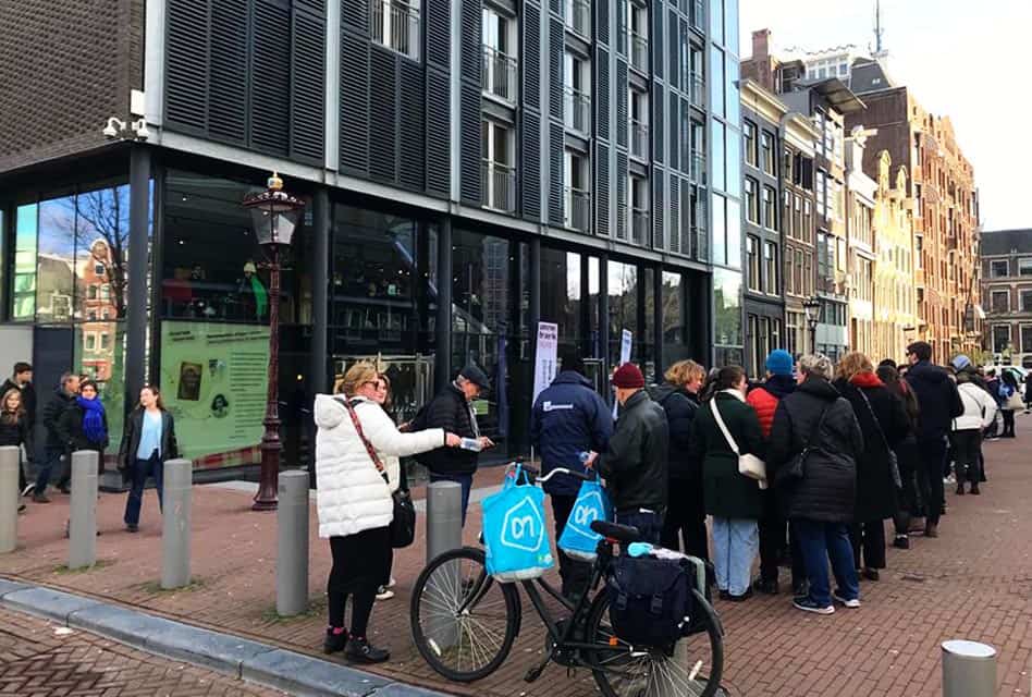 anne-frank-house-queue-min