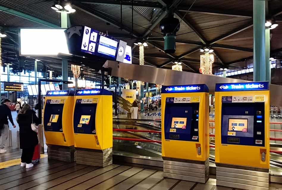 schiphol-airport-ticket-machines-min