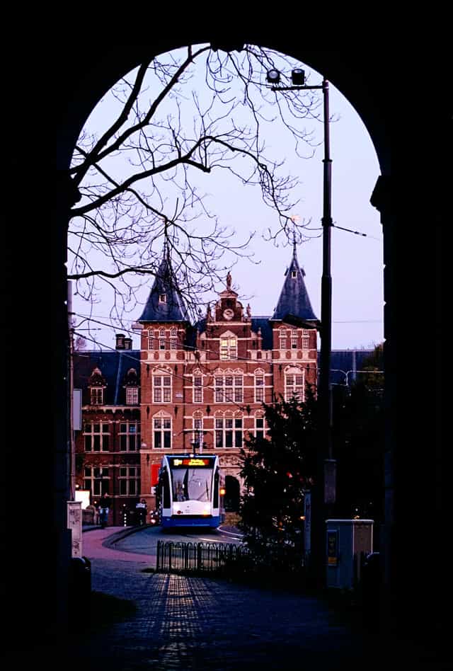 tropenmuseum view through bridge