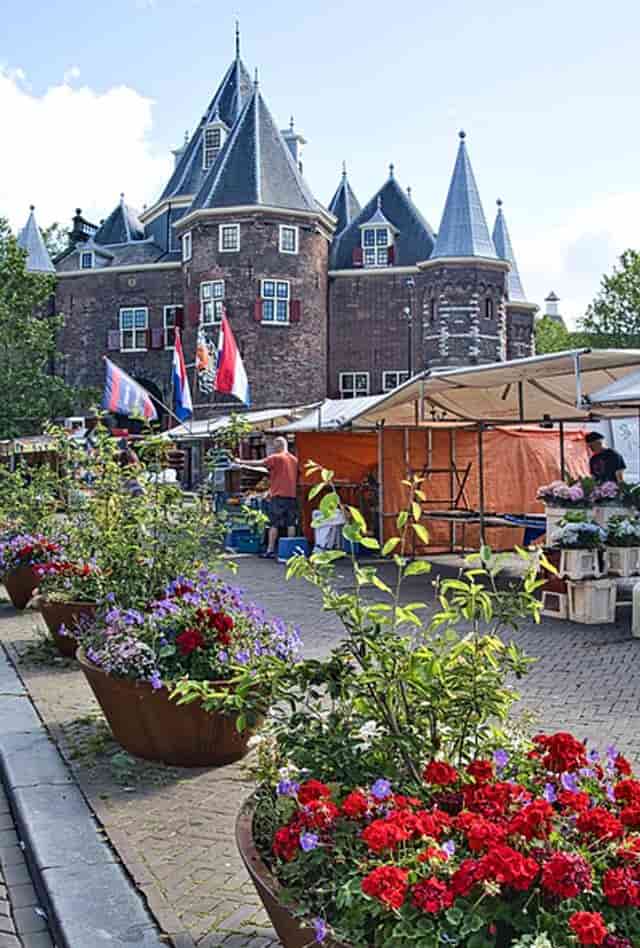 de waag in nieuwmarkt